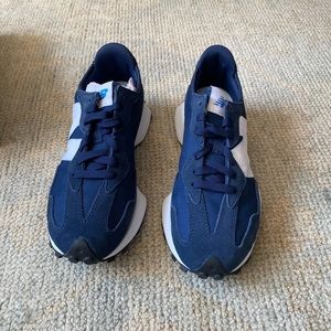 New Balance 327 - perfect condition, never worn.